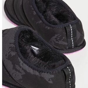 Sorel Women's Cozy Black and Pink Slippers
